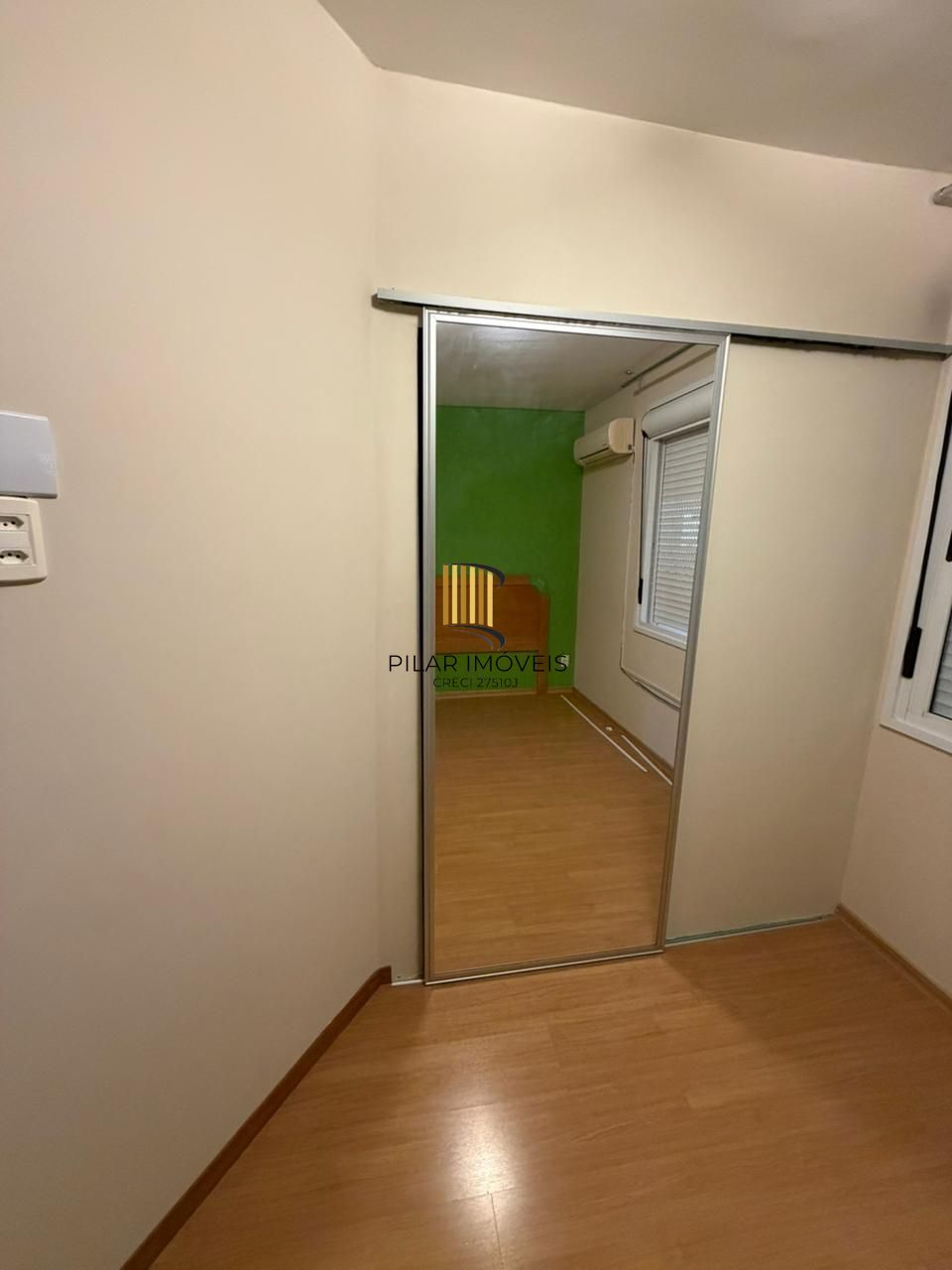 Apartamento 2 dormitórios, 1 vaga coberta no Bairro Teresópolis.