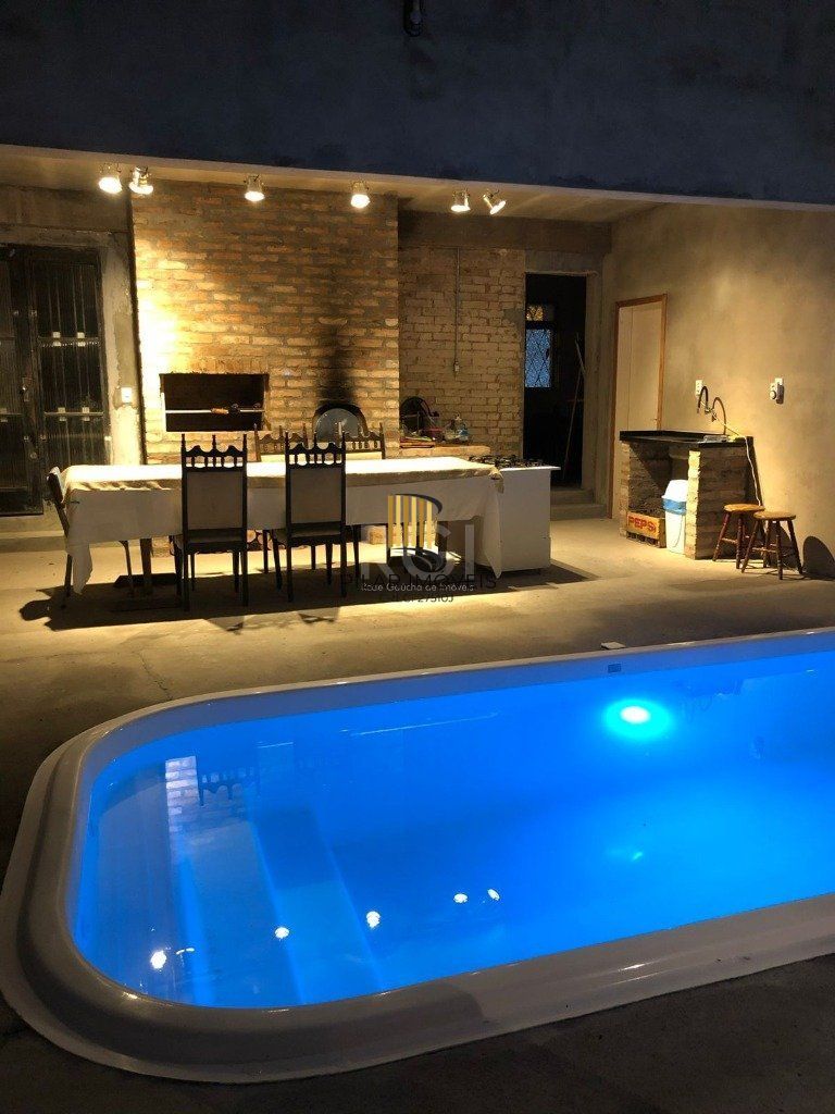 Casa para Venda - 260m², 3 dormitórios, sendo 2 suites, 2 vagas - Nonoai