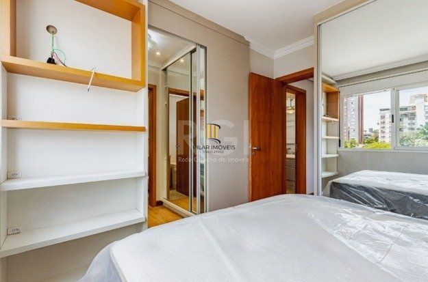 Apartamento à venda em Higienópolis com 236 m², 3 quartos, 1 suíte e 3 vagas.