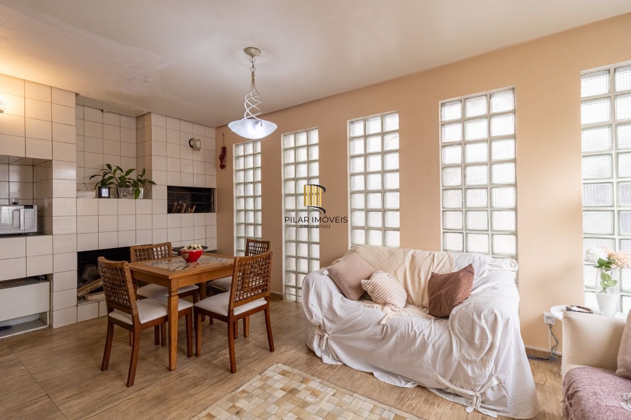 Cobertura à venda com 4 quartos 180 m²  rua Ramiro Barcelos no Bom Fim Porto Alegre