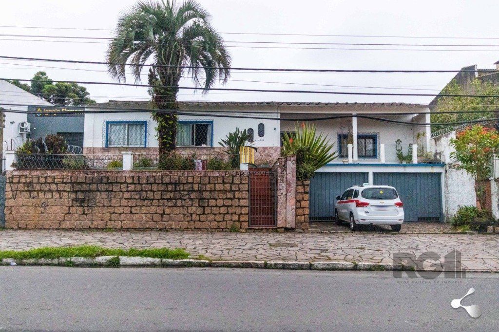 Casa para Venda - 240m², 3 dormitórios, sendo 1 suites, 3 vagas - Cristal