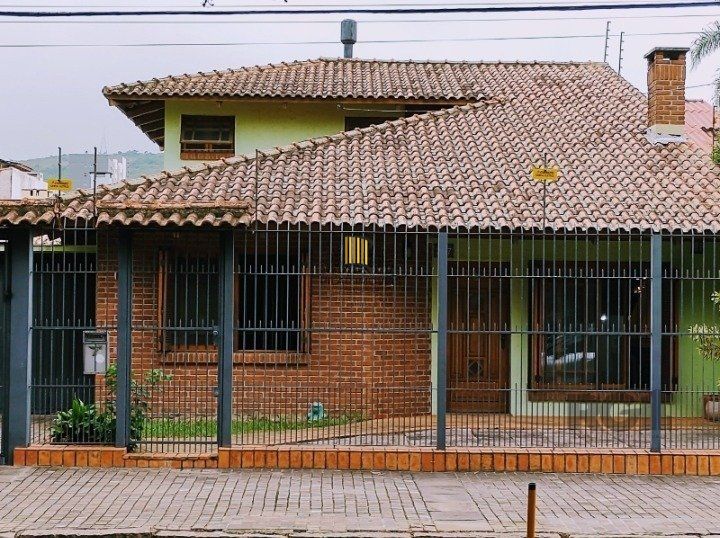 Casa de 3 dormitórios e 2 suítes no Bairro Partenon - Pilar Imóveis
