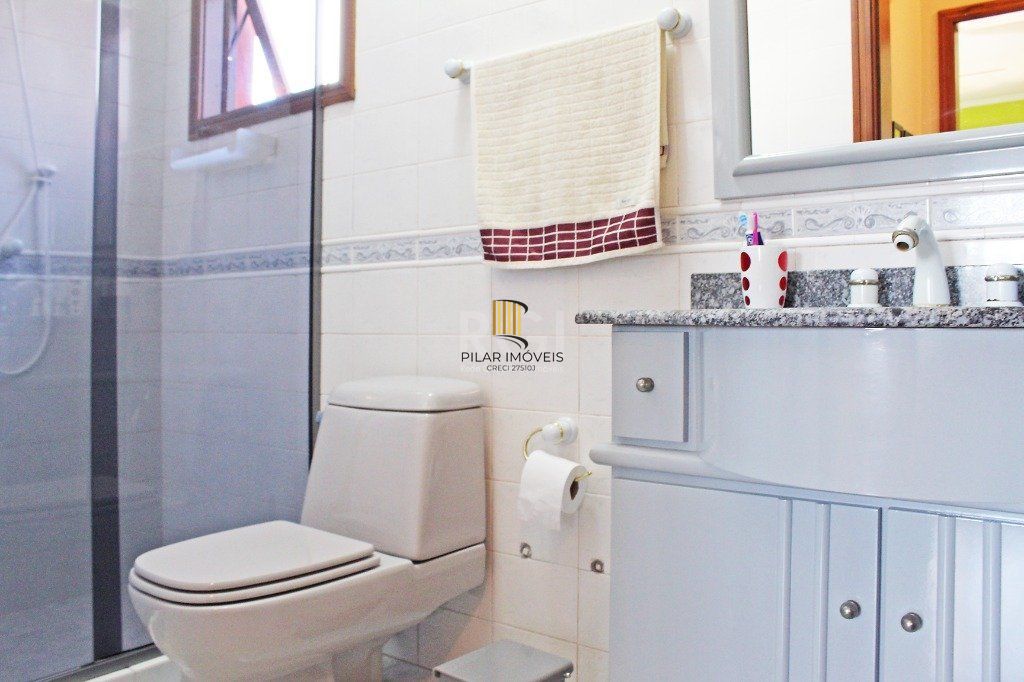 Casa para Venda - 300m², 4 dormitórios, sendo 1 suites, 4 vagas - Coronel Aparício Borges