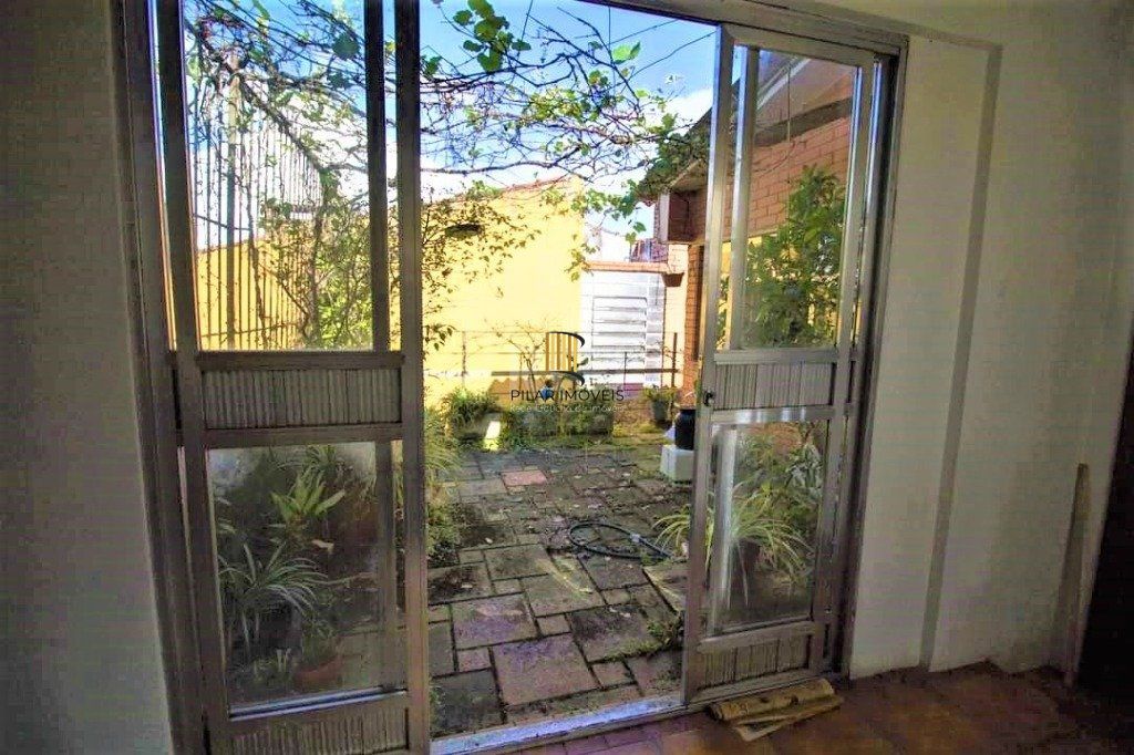 Casa para Venda - 287m², 3 dormitórios, sendo 2 suites, 4 vagas - Nonoai