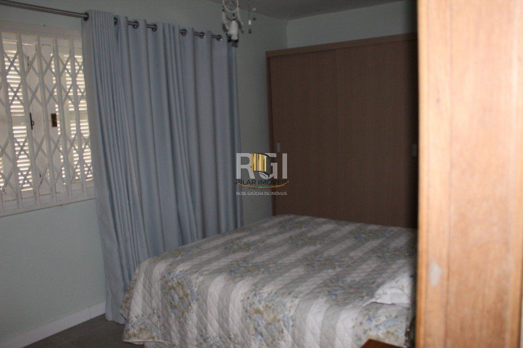 Casa para Venda - 300m², 5 dormitórios, sendo 3 suites, 5 vagas - Teresópolis