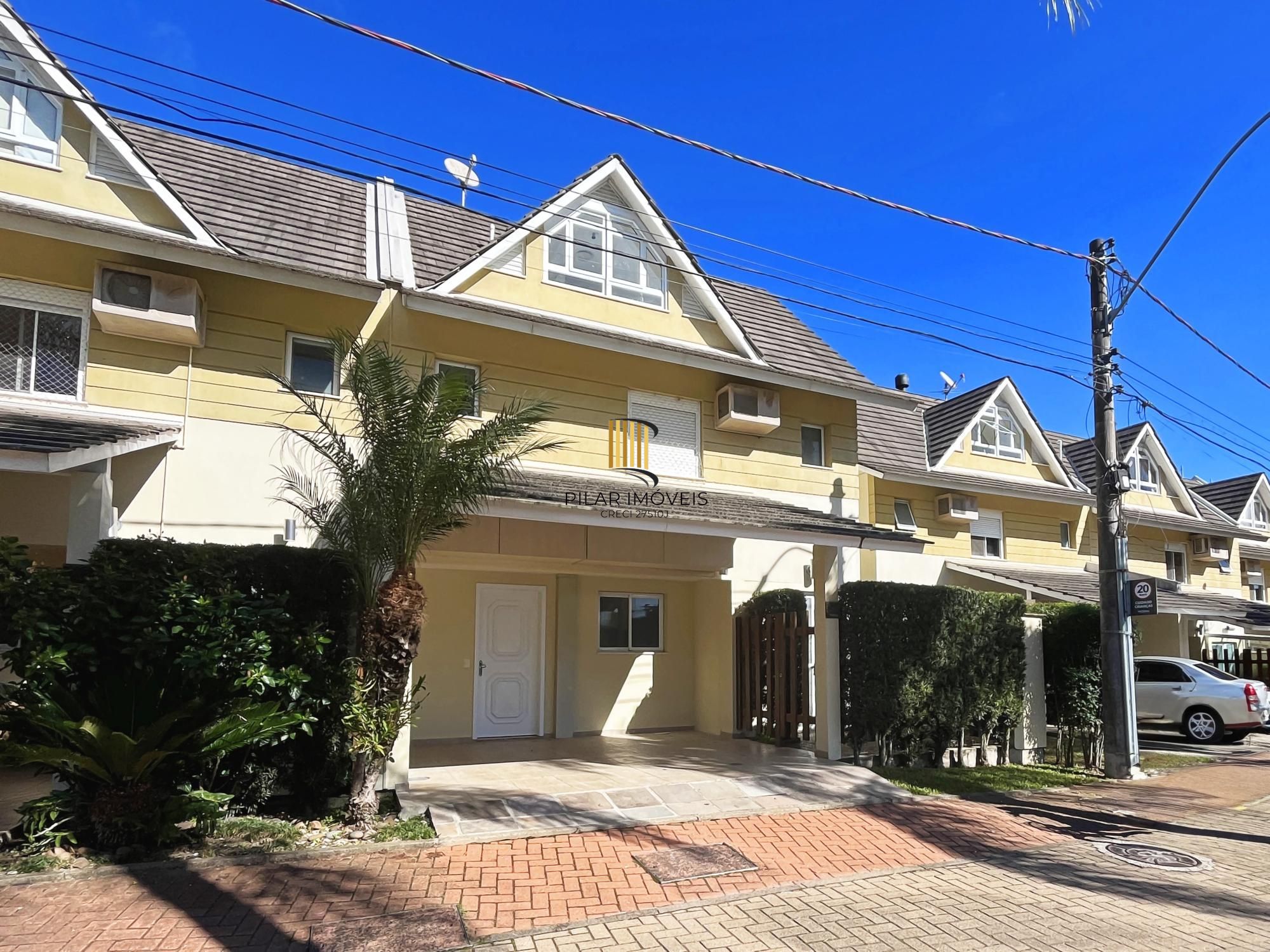 Casa de Condomínio 4 dormitórios no bairro Teresópolis