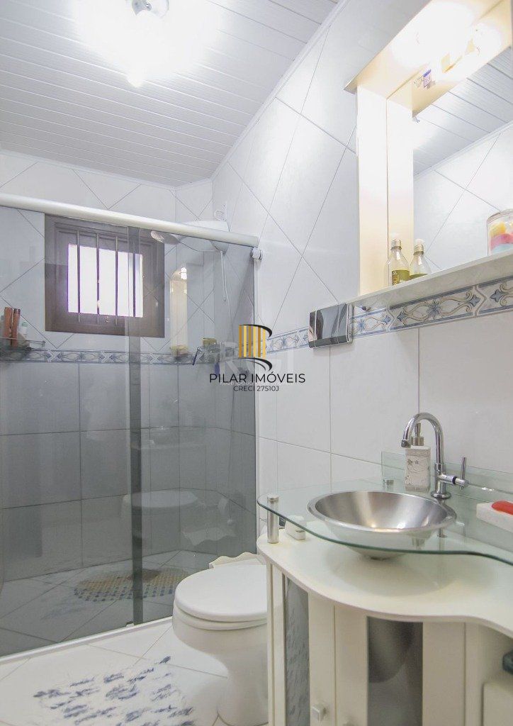 Casa para Venda - 252m², 3 dormitórios, sendo 1 suites, 3 vagas - Parque Santa Fé