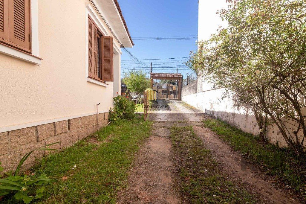 Casa 6 Dormitório(s) Bairro Vila Nova