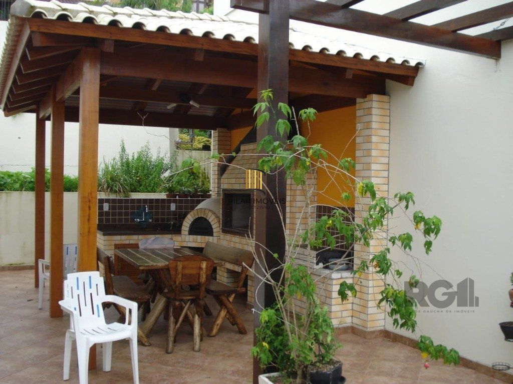 Casa 3 dormitórios no bairro Ipanema