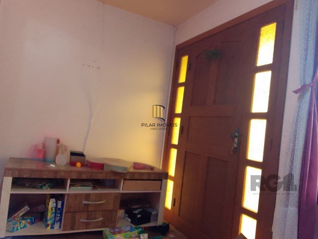 Casa de 4 quartos com 243,58m² no Bairro Lomba do Pinheiro