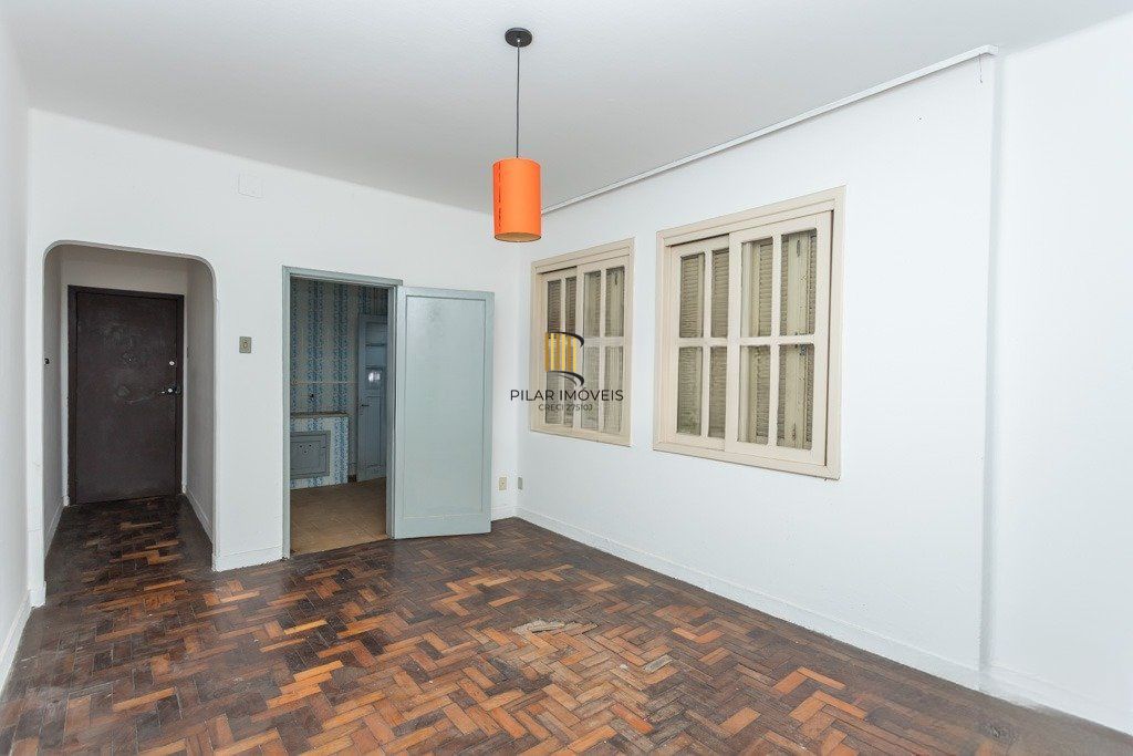 Apartamento com 2 quartos e 65m² à venda em Azenha, Porto Alegre.