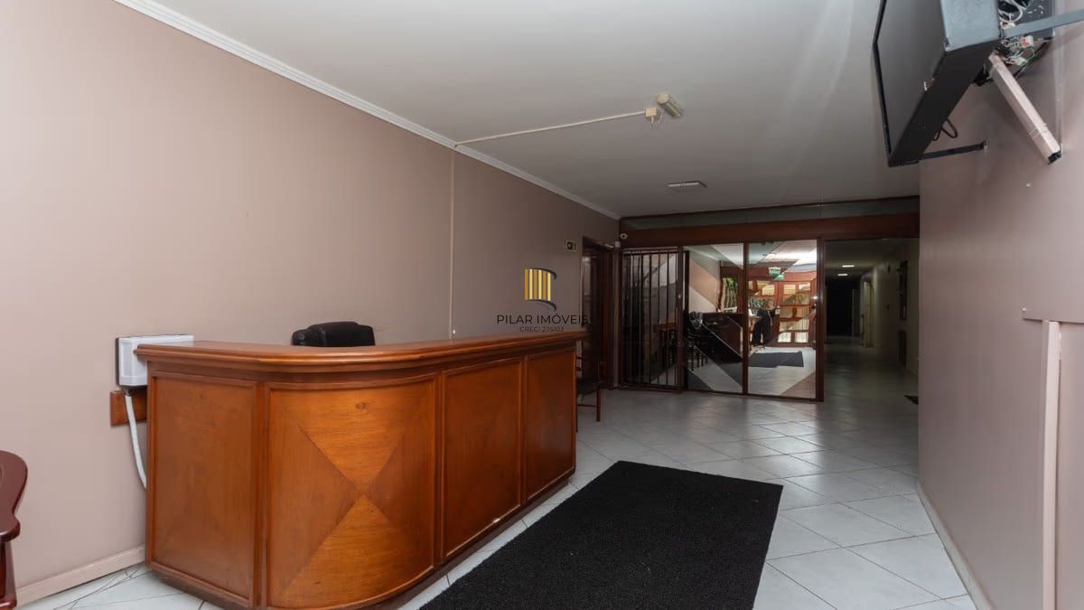 Apartamento de 2 dormitórios à venda em Petrópolis, Porto Alegre.