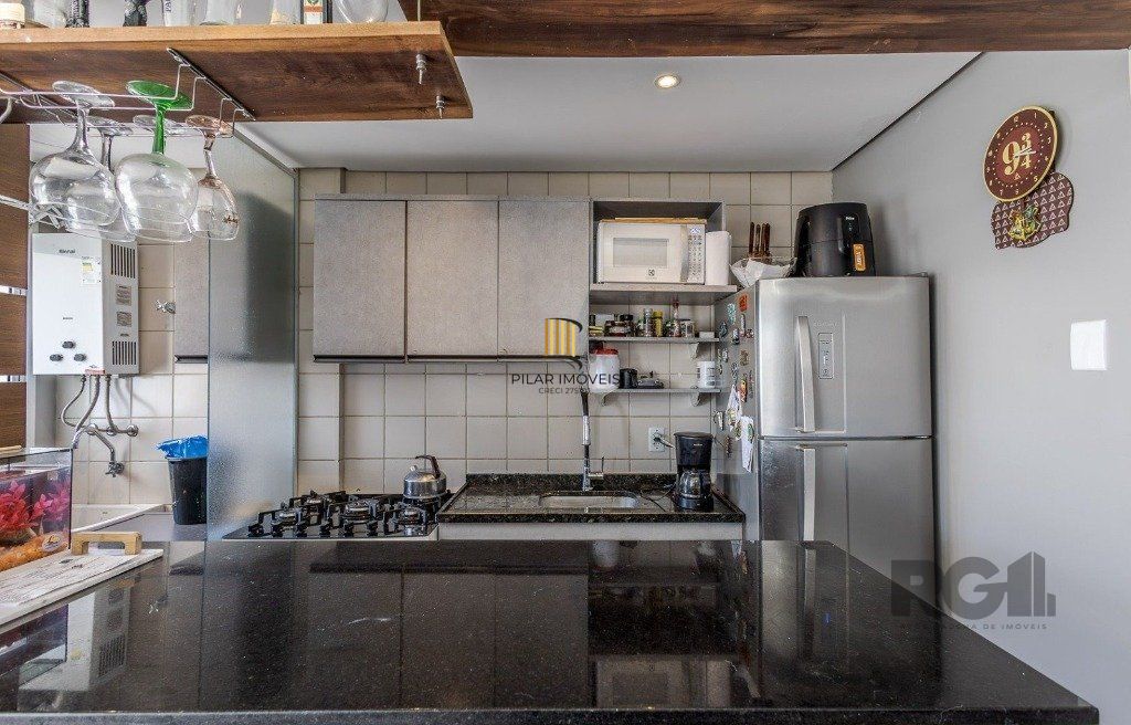 Apartamento de 2 dormitórios no bairro Azenha