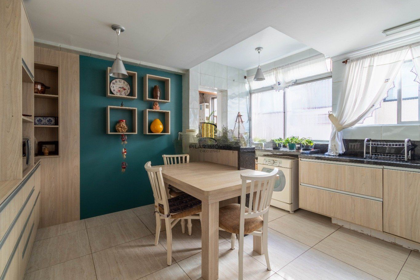 Apartamento com 3 quartos e 116m² à venda em Petrópolis, Porto Alegre. Rua General Souza Doca, Petrópolis, Porto Alegre