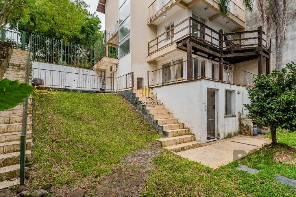 Casa com 3 dormitórios no bairro Jardim Isabel