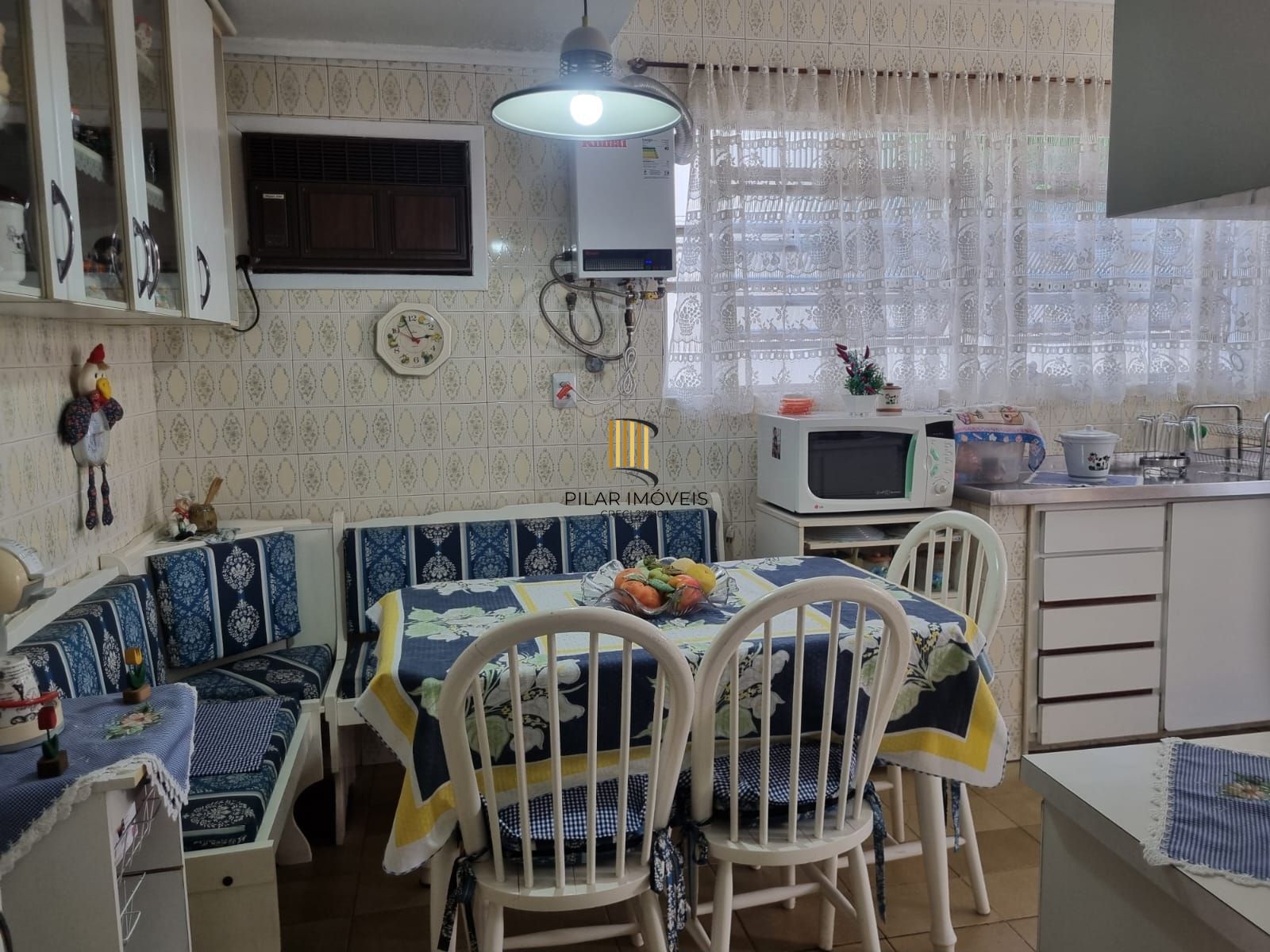 Casa 3 dormitórios no bairro Nonoai
