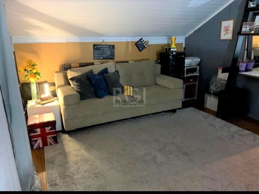 Casa de 67m², 2 dormitórios, 3 vagas no bairro Passo Da Areia