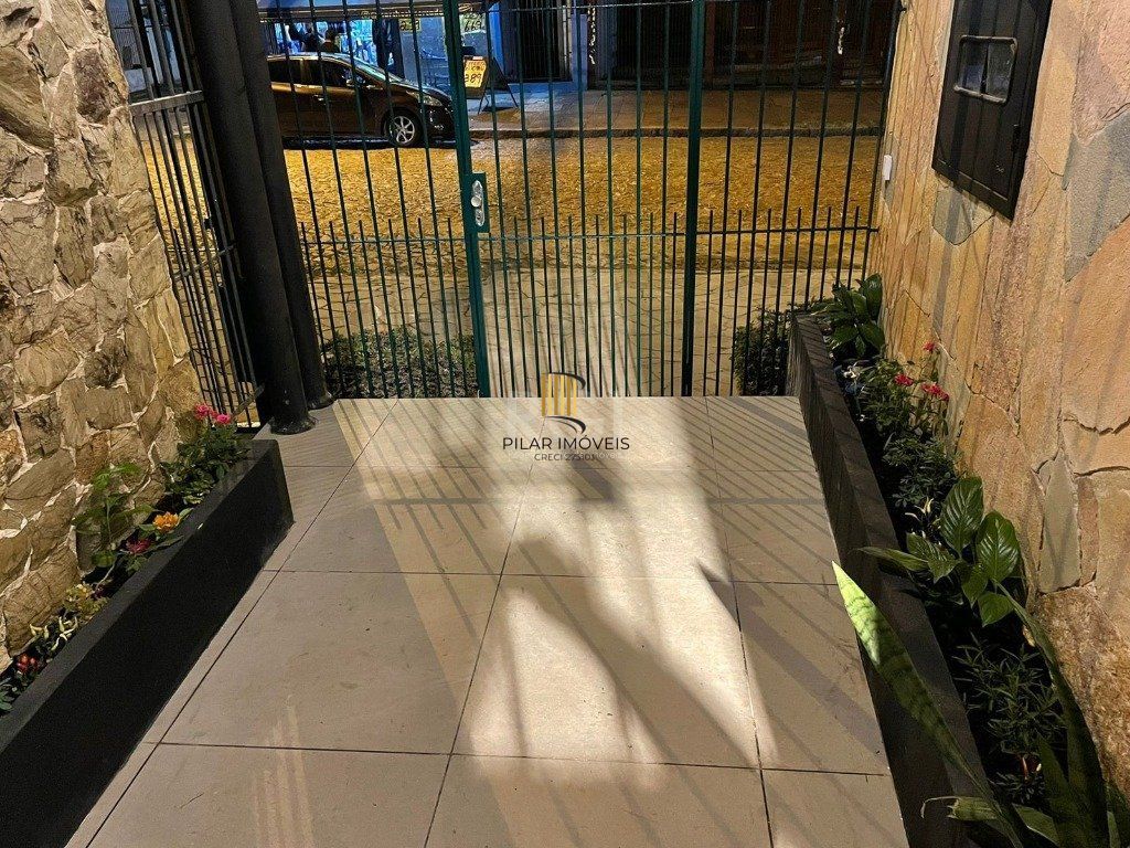 Casa para Venda - 260m², 3 dormitórios, sendo 2 suites, 2 vagas - Nonoai
