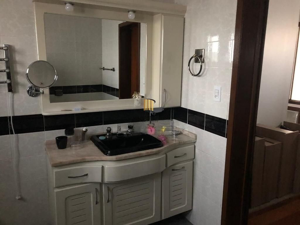 Casa de 3 dormitórios à venda no Bairro, Jardim do Salso - Porto Alegre