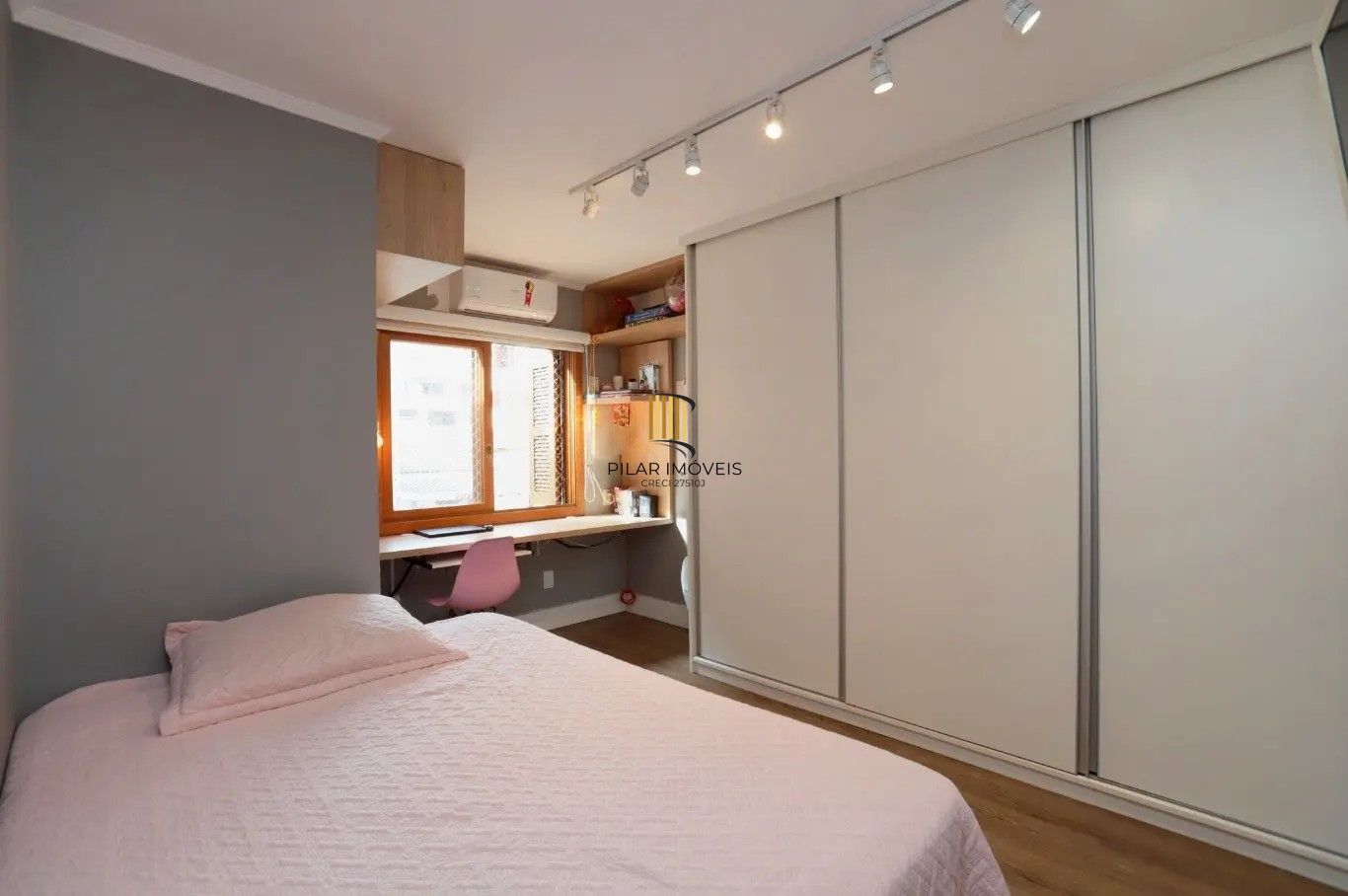 Casa de Condomínio 2 dormitórios no bairro Camaquã