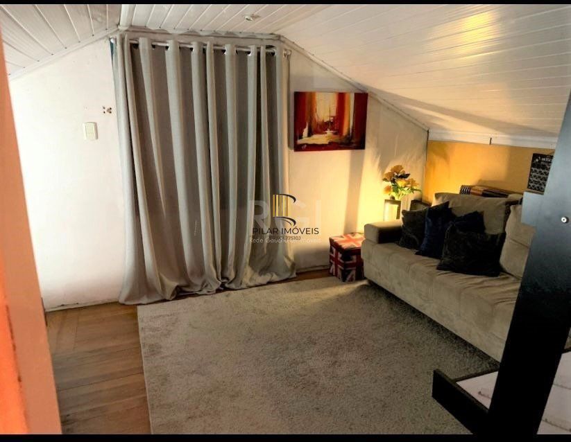 Casa de 67m², 2 dormitórios, 3 vagas no bairro Passo Da Areia