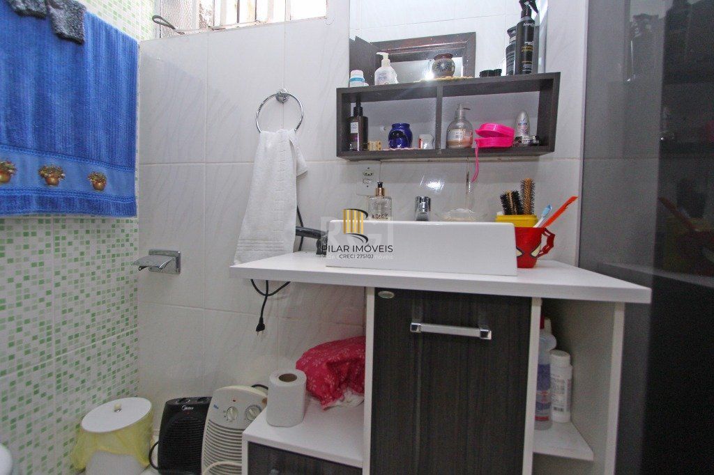 Casa para Venda - 160m², 4 dormitórios, sendo 1 suites, 3 vagas - Medianeira