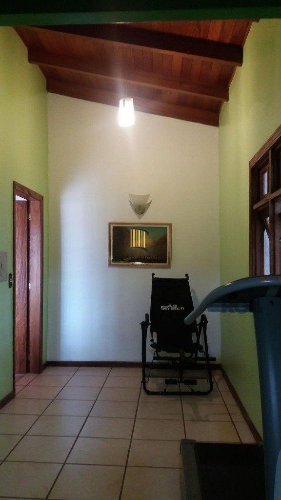 Casa de 3 dormitórios no bairro  Sarandi