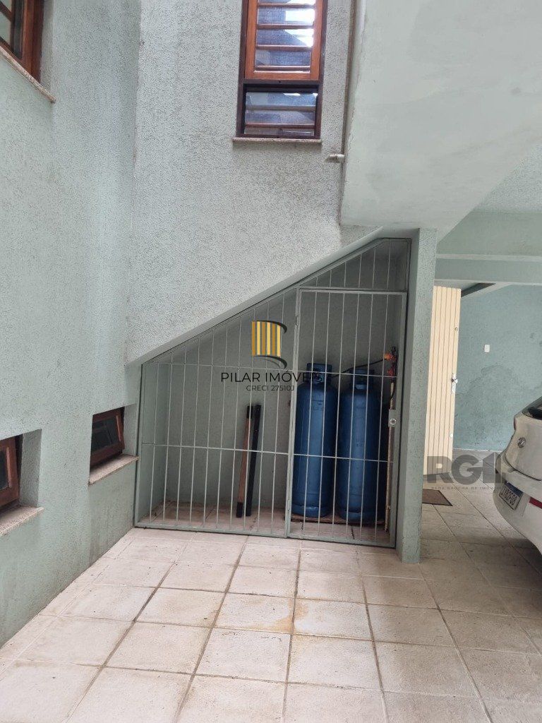 Casa 4 dormitórios no bairro Teresópolis