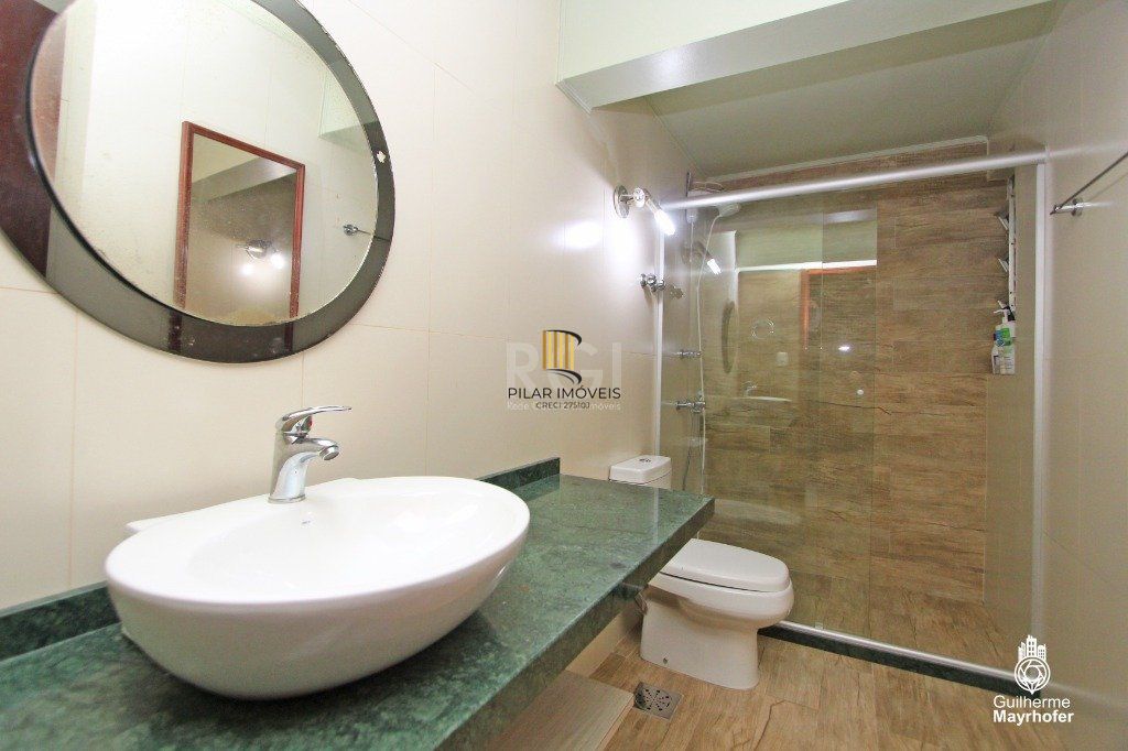Casa para Venda - 500m², 5 dormitórios, sendo 2 suites, 5 vagas - Menino Deus