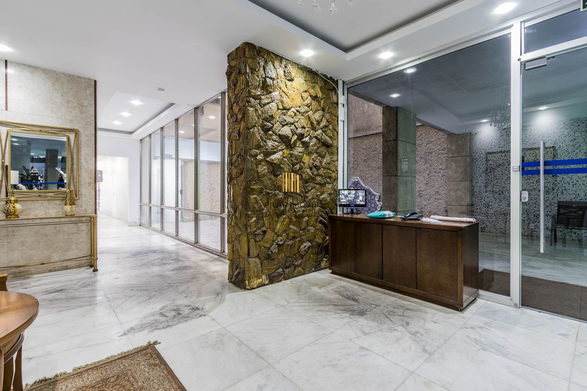 Apartamento de 3 dormitórios e 133m² à venda em Centro Histórico, Porto Alegre.