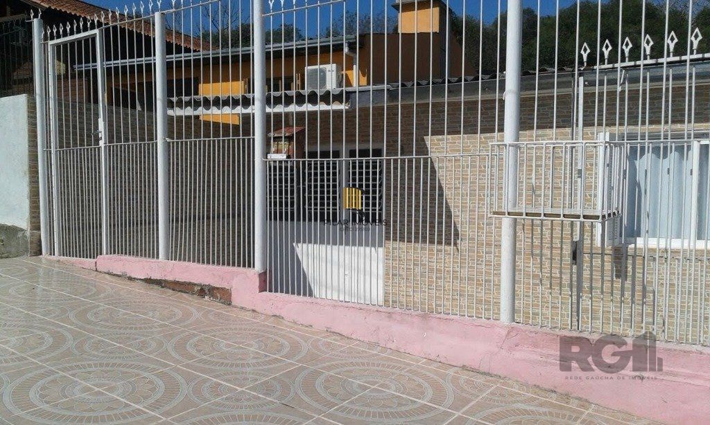 Casa de 3 dormitórios, no bairro Lomba do Pinheiro
