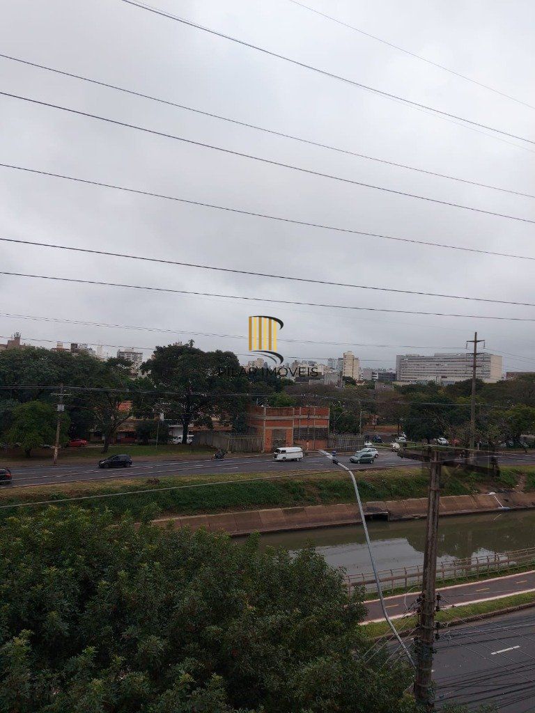 Apartamento 2 dormitórios, próximo da UFRGS, PUC, Ernesto Dorneles e trasporte público.
