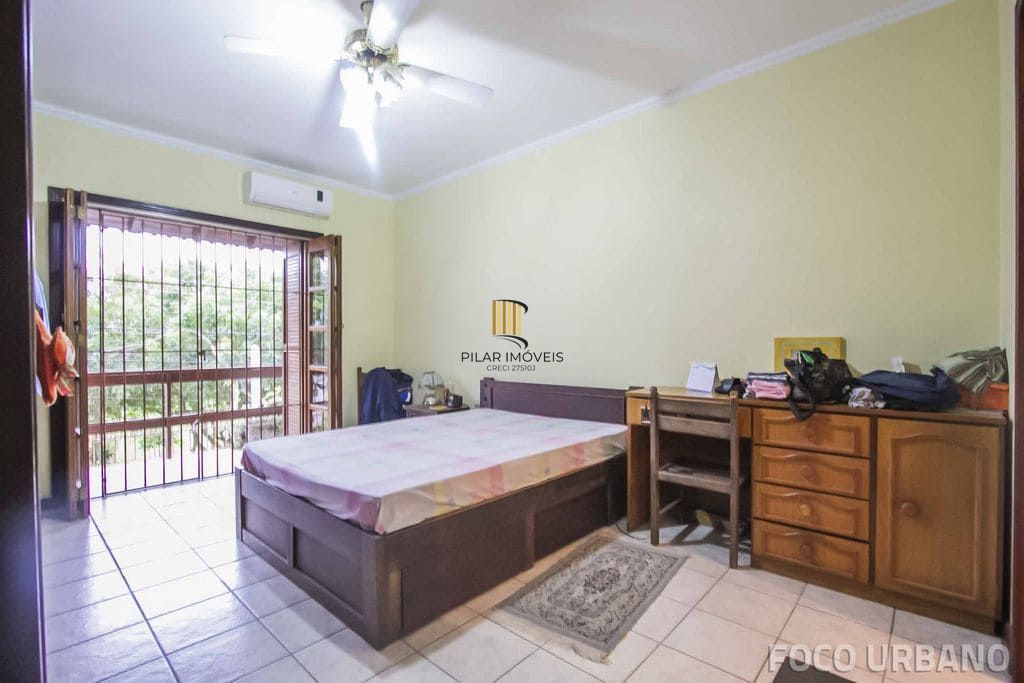 Casa 3 dormitórios à venda no Bairro Parque Santa Fé - Porto Alegre