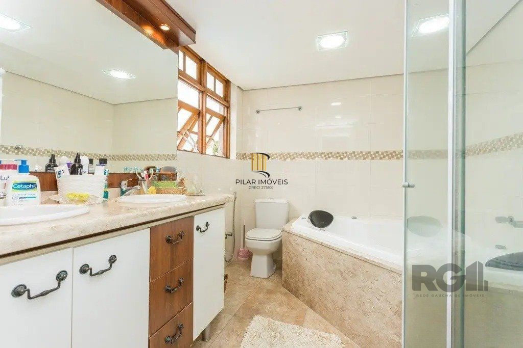 Casa com 3 dormitórios no bairro Jardim Lindóia