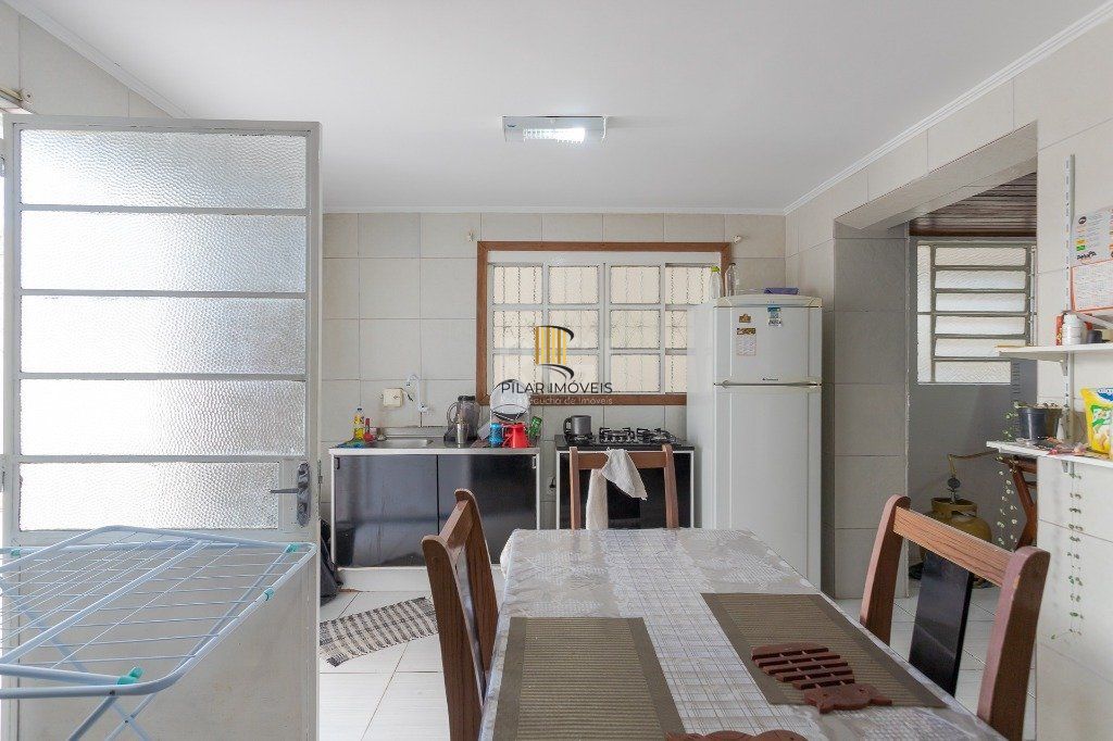 Casa 4 Dormitório(s) Bairro Glória