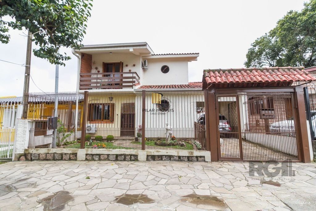 Casa 4 dormitórios no bairro  Aberta dos Morros