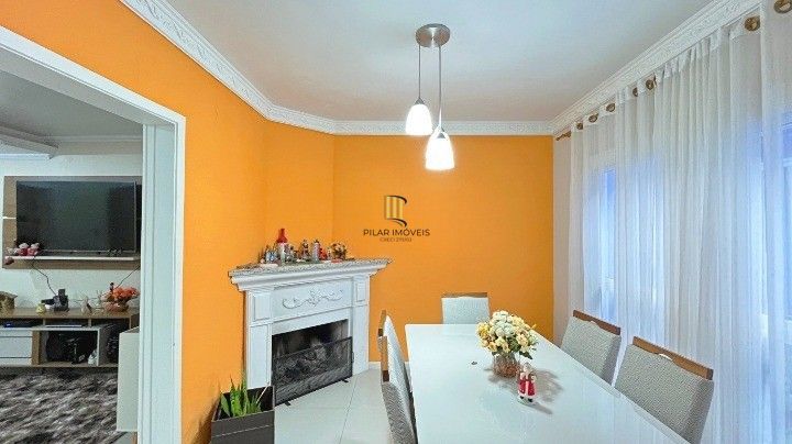 Casa com 4 Quartos e 3 banheiros de 223 m², perto da PUC à venda por R$ 697.000