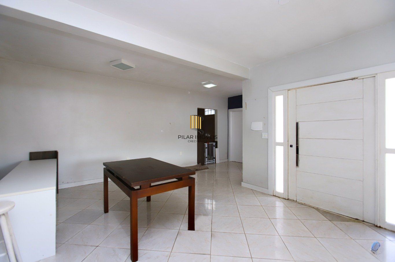 Casa com Edícula nos fundos, total de 5 dormitórios no Bairro gloria.