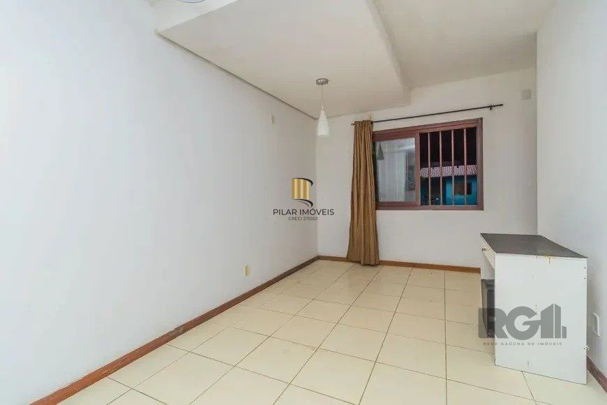 Casa 110m² - 3 dormitórios, 1 vaga no bairro Aberta dos Morros
