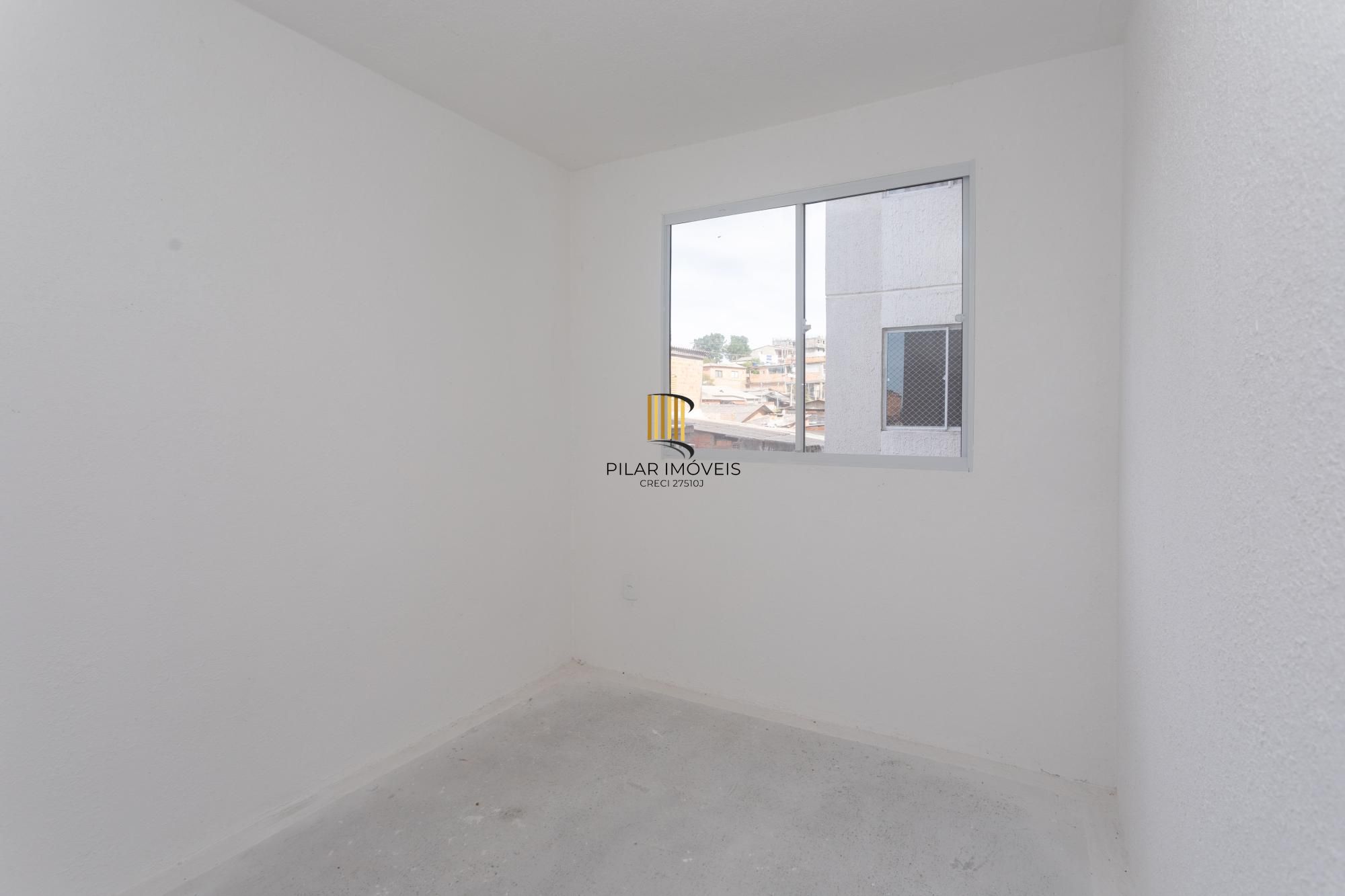 Apartamento á venda de 2 dormitórios no Bairro Protásio Alves.