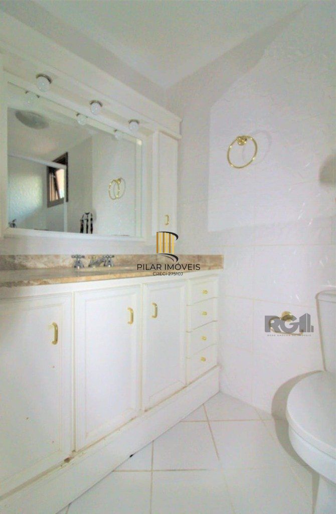 Casa em condomínio 111m² - 3 dormitórios sendo 1 suíte e 4 vagas no bairro Espirito Santo