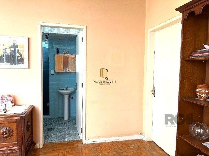 Casa 3 dormitórios no Bairro Glória, próxima a Prof. Oscar Pereira.