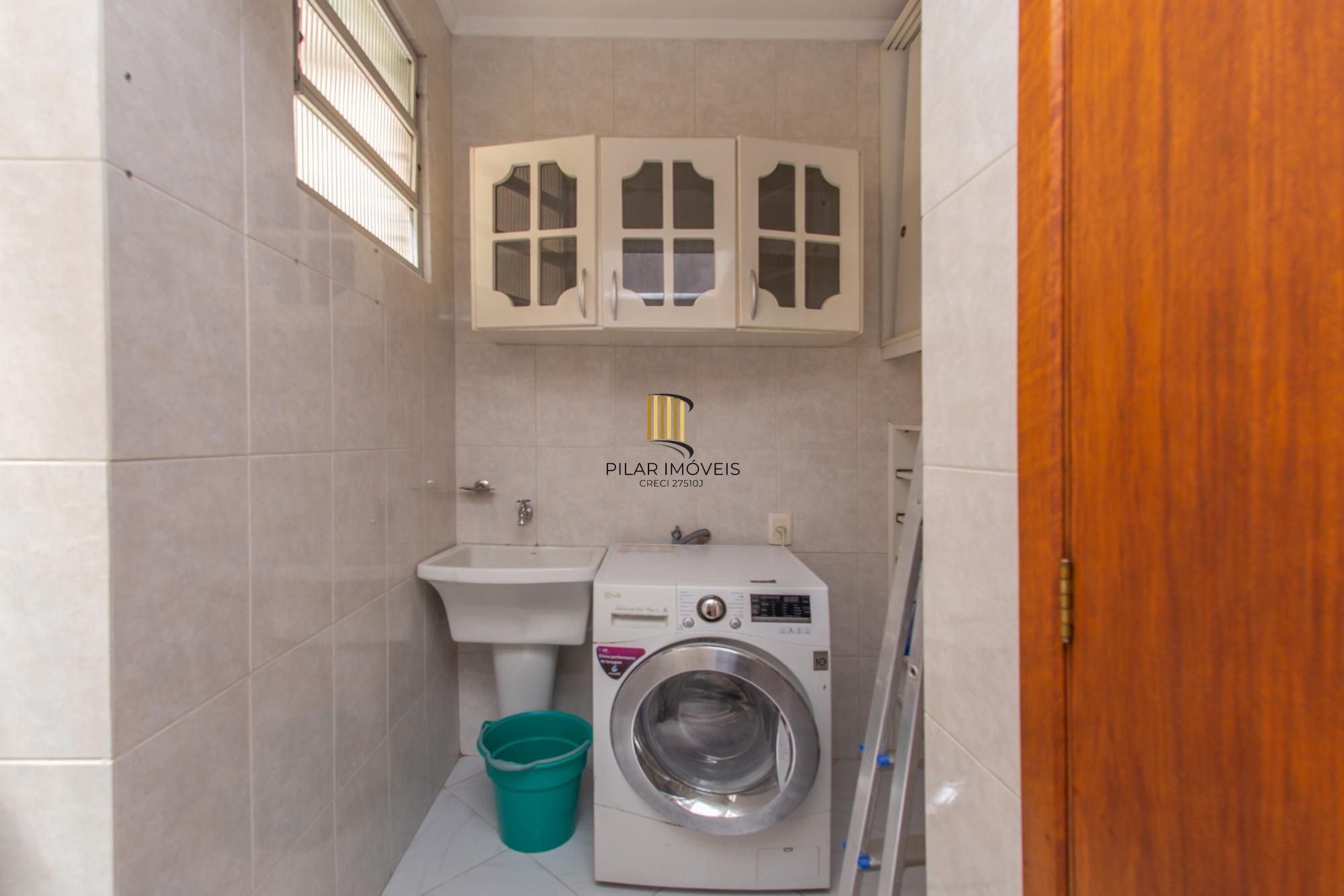 Apartamento 02 dormitórios próximo ao hospital Moinhos