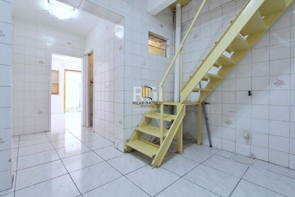 Sobrado para Venda - 70m², 2 dormitórios, Nonoai