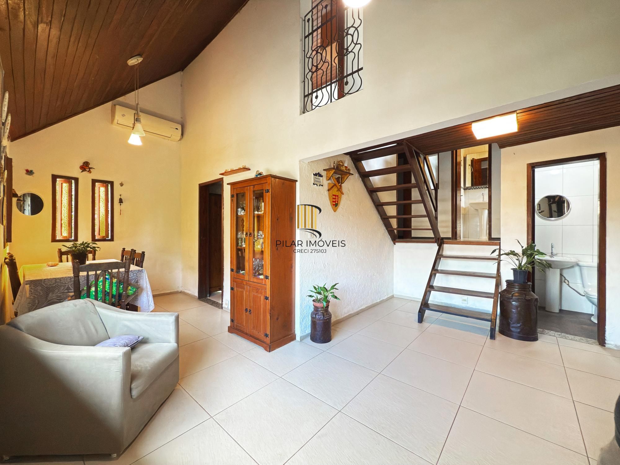 Casa residencial, 2 dormitórios no bairro Teresópolis