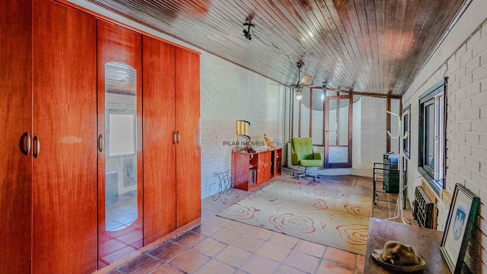 Excelente casa de 308 m² com 4 suítes e 4 vagas de garagem.