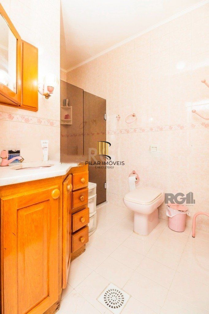 Casa de 266m² - 5 dormitórios, 5 vagas no bairro São João