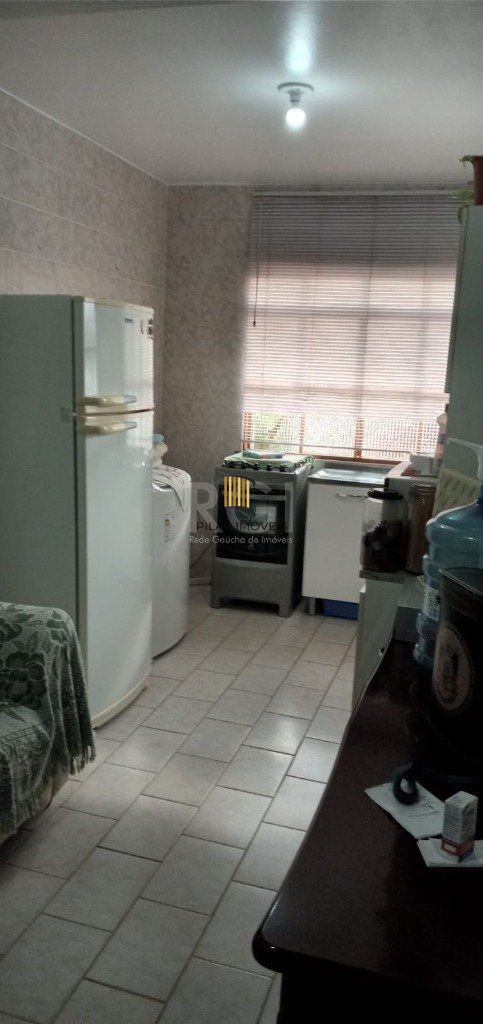 Casa para Venda - 95m², 2 dormitórios, 3 vagas - Teresópolis