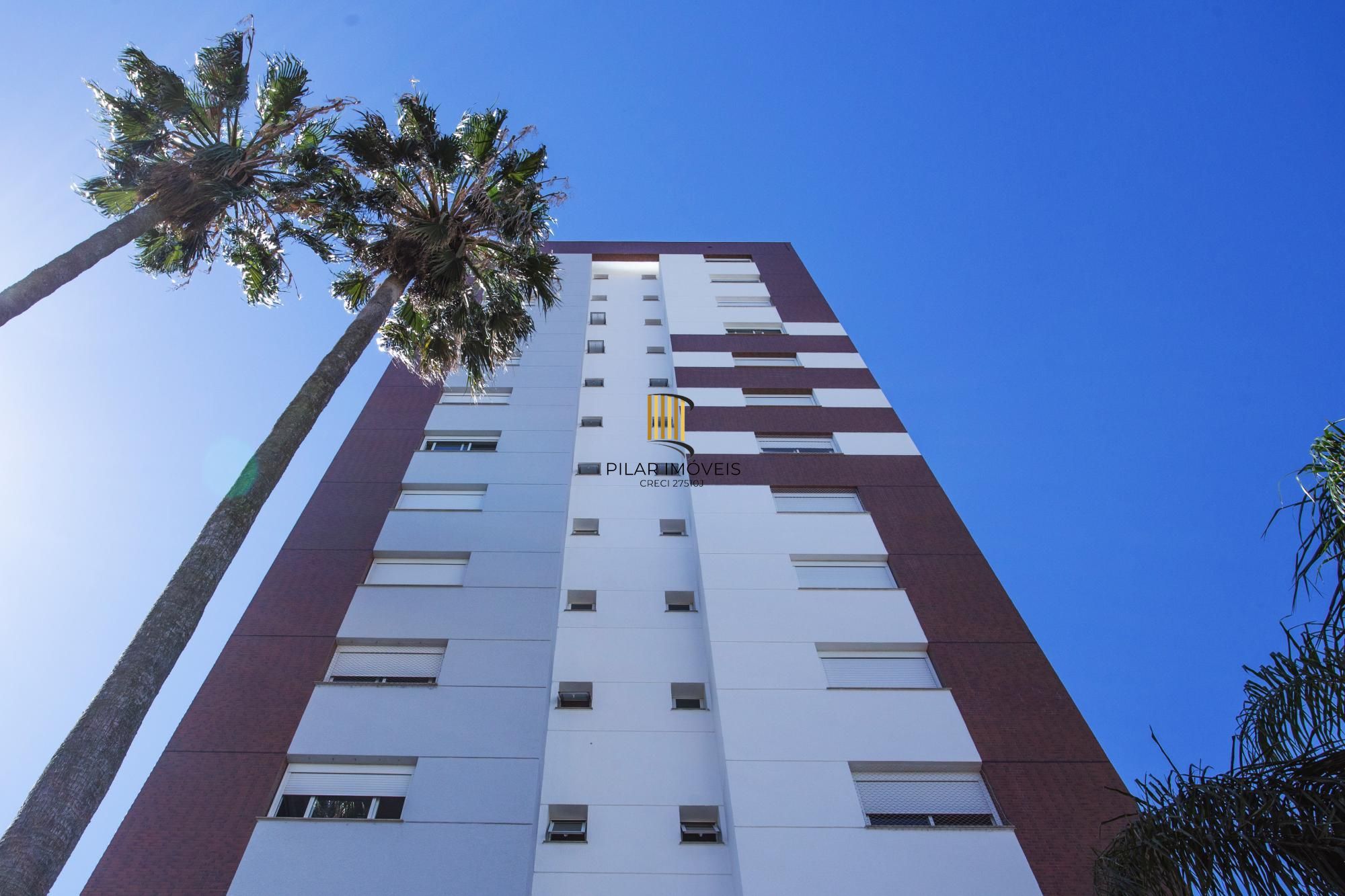 Apartamento de 02 dormitorios, suite, vaga garagem com vista livre no bairro Menino Deus-Porto Alegre.