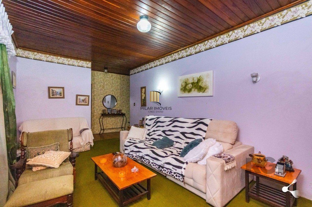 Casa para Venda - 240m², 3 dormitórios, sendo 1 suites, 3 vagas - Cristal